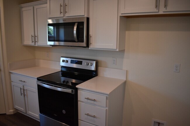Building Photo - 4049 Cinnabar Ave