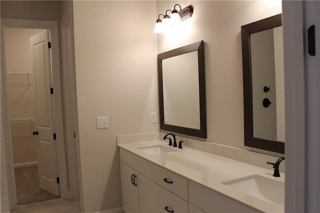 Building Photo - 4647 Molder Dr