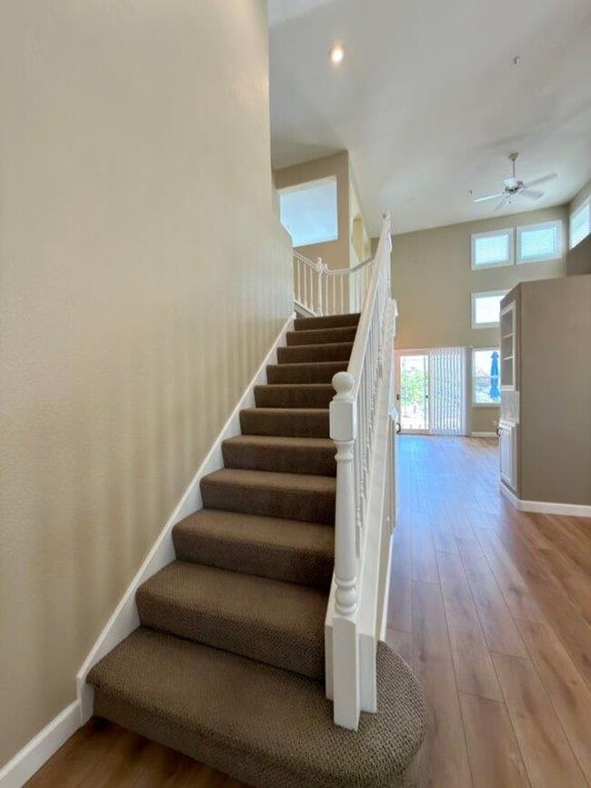 Building Photo - Coveted Napa Yacht Club 3 Bedrooms, 2 1/2 Bathrooms, w/ 1st Level Primary Bedroom/Bath