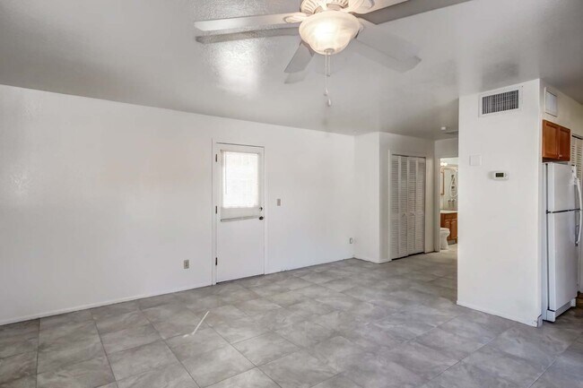 Building Photo - 5374 N Flint Ave