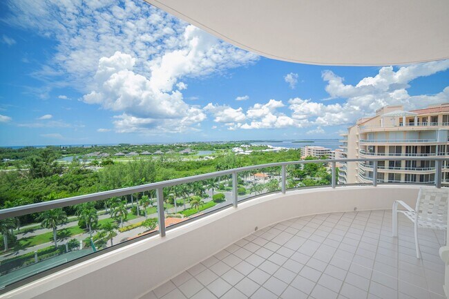 Building Photo - Luxury Seasonal or Annual Rental in the Prestigious Grand Bay Community – Longboat Key