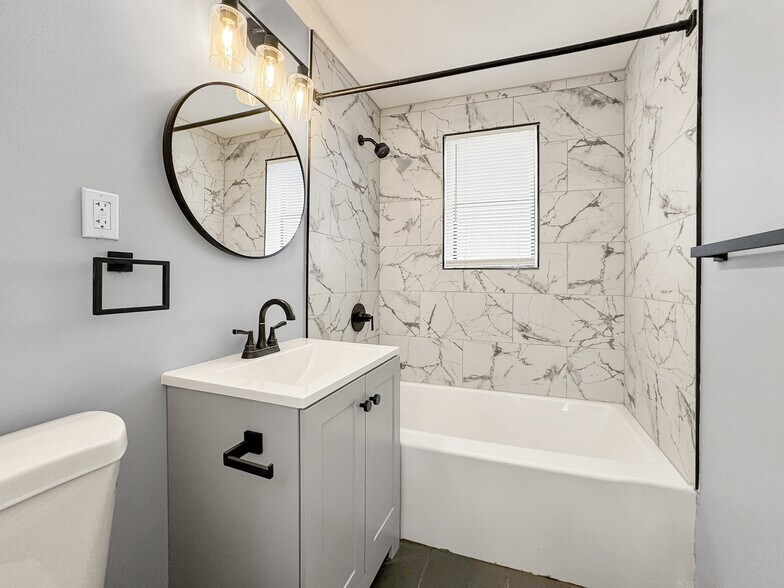 Building Photo - 30 Henderson Dr