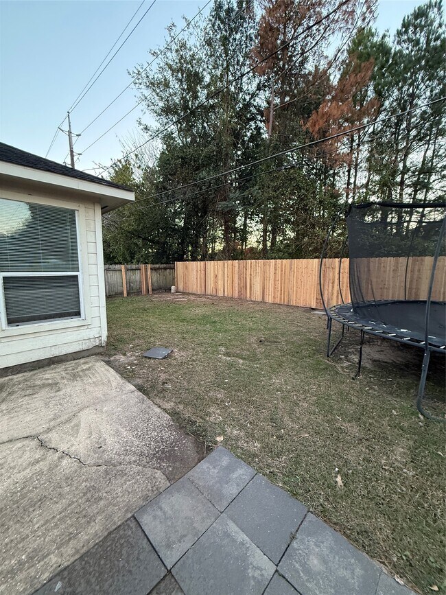 Building Photo - 22031 Falvel Dr