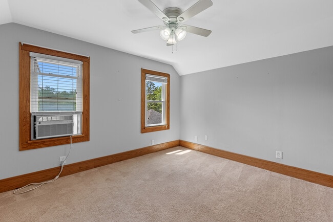 Building Photo - 1511 N 52nd St