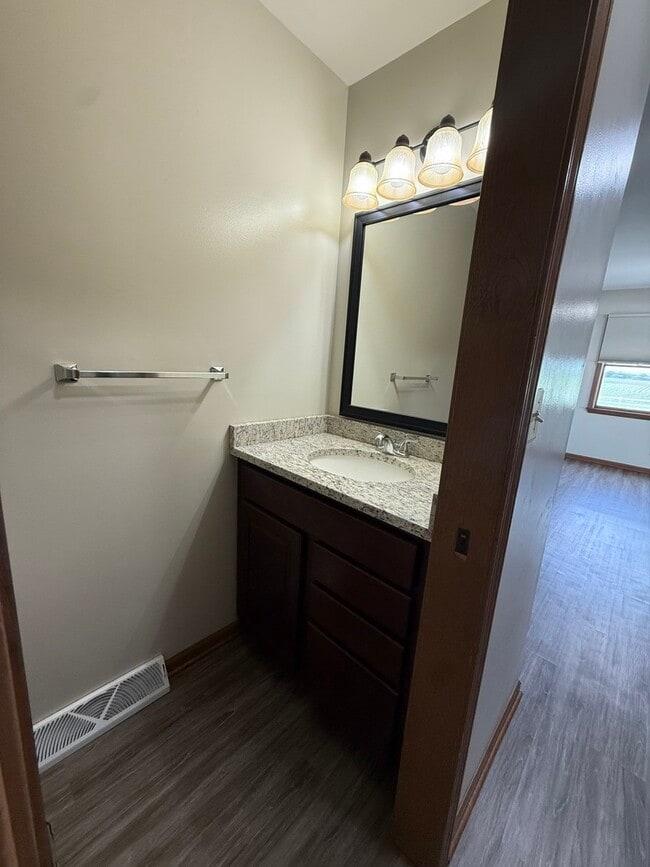 Building Photo - 153 Spuhler Dr
