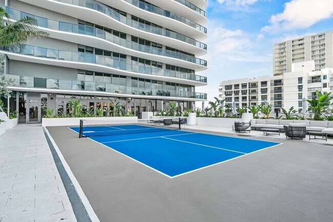 Building Photo - 900 N Ocean Blvd