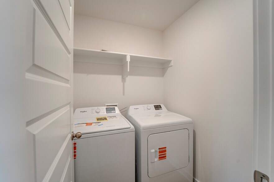 Building Photo - 139 S Maroon Ave