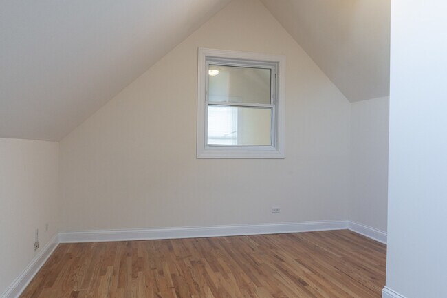 Building Photo - 1720 W Beach Ave