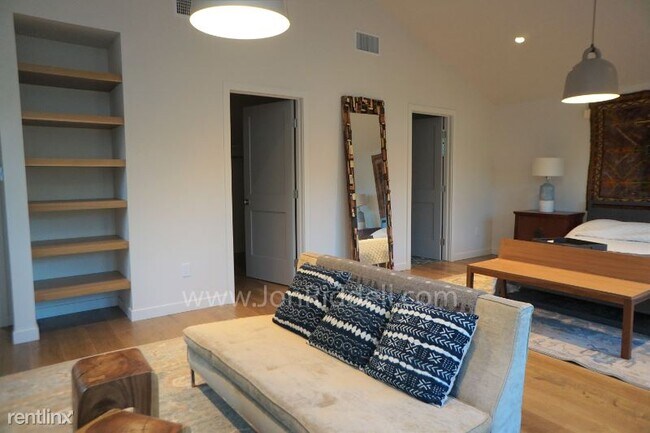 Building Photo - 4 br, 3 bath House - 428 S Padre Juan Ave