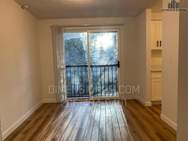 Building Photo - Covington Gem – Spacious 4BR/2BA Remodeled Home!