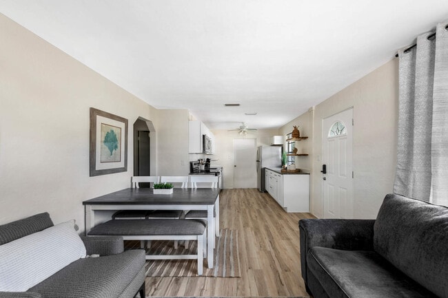 Building Photo - 631 Calhoun St