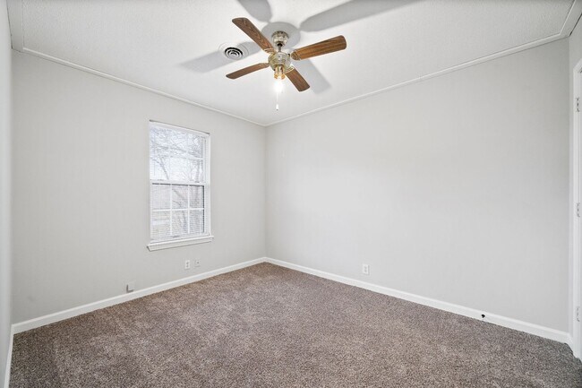 Building Photo - 101 Gail St