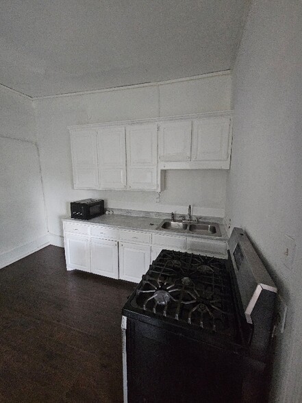 Building Photo - 726 Chestnut St