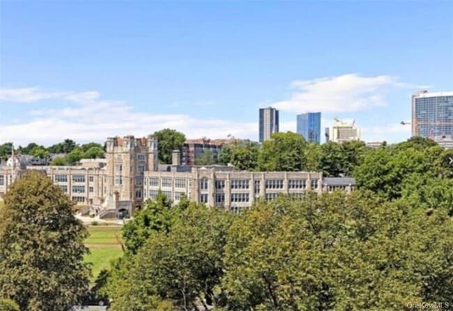 Building Photo - 220 Pelham Rd