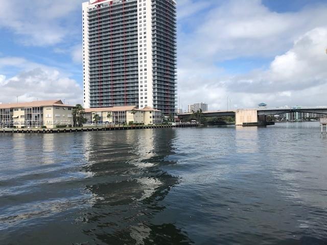 Building Photo - 1849 S Ocean Dr