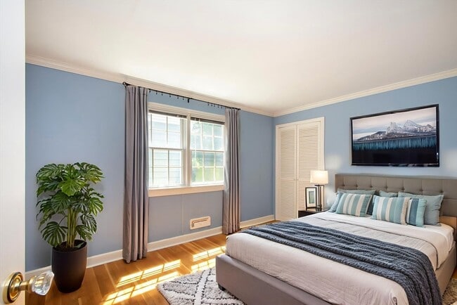 Building Photo - 45 Old Pasture Rd