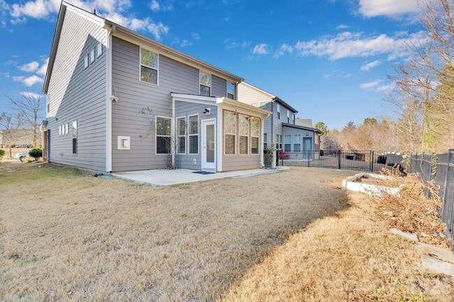 Building Photo - 11715 Clems Branch Dr