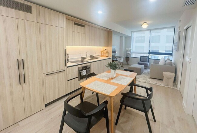 Building Photo - 225 N Miami Ave