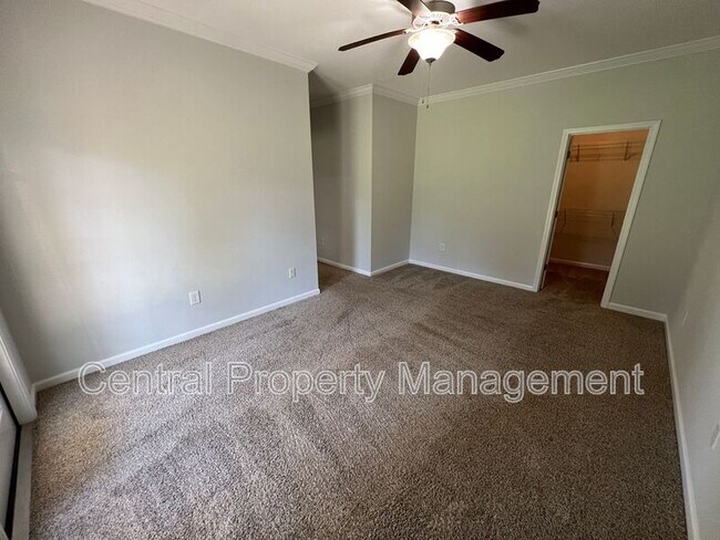 Building Photo - 53 Barnwood Cir