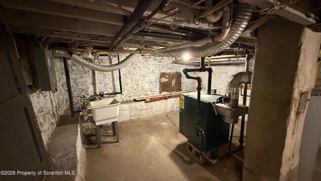 Building Photo - 140 Sand St