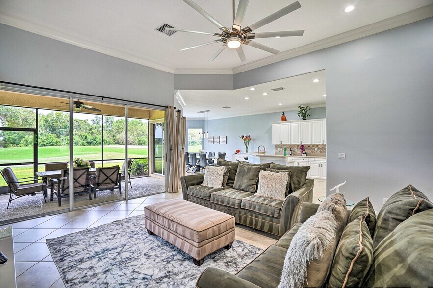 Building Photo - 6092 Dogleg Dr