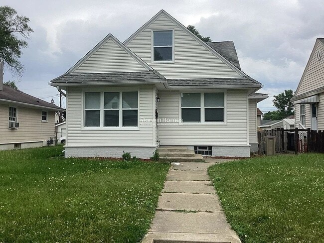 Building Photo - 529 E Victoria St