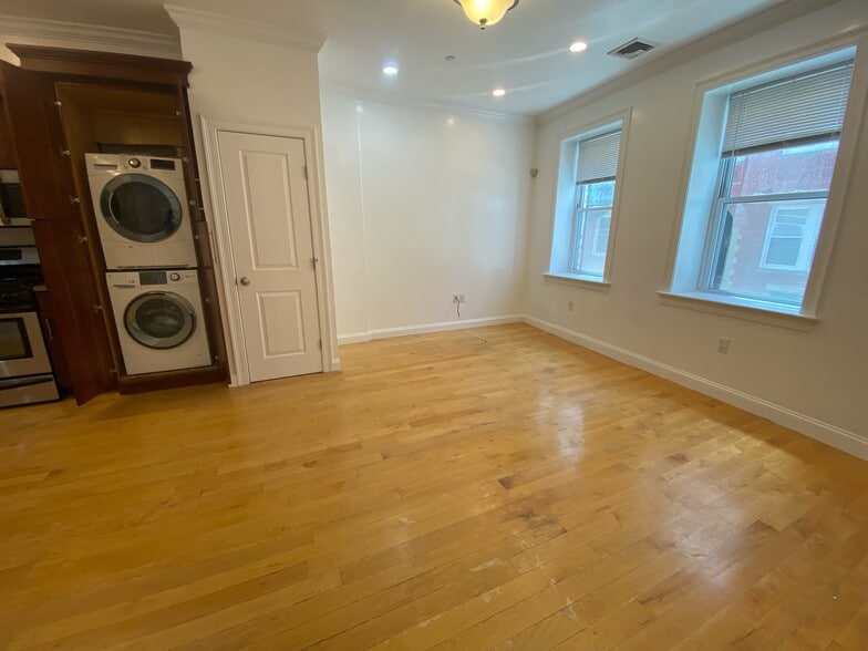 Building Photo - 10 Sheafe St