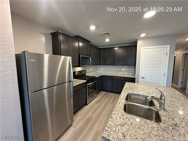 Building Photo - 4924 Eterno St