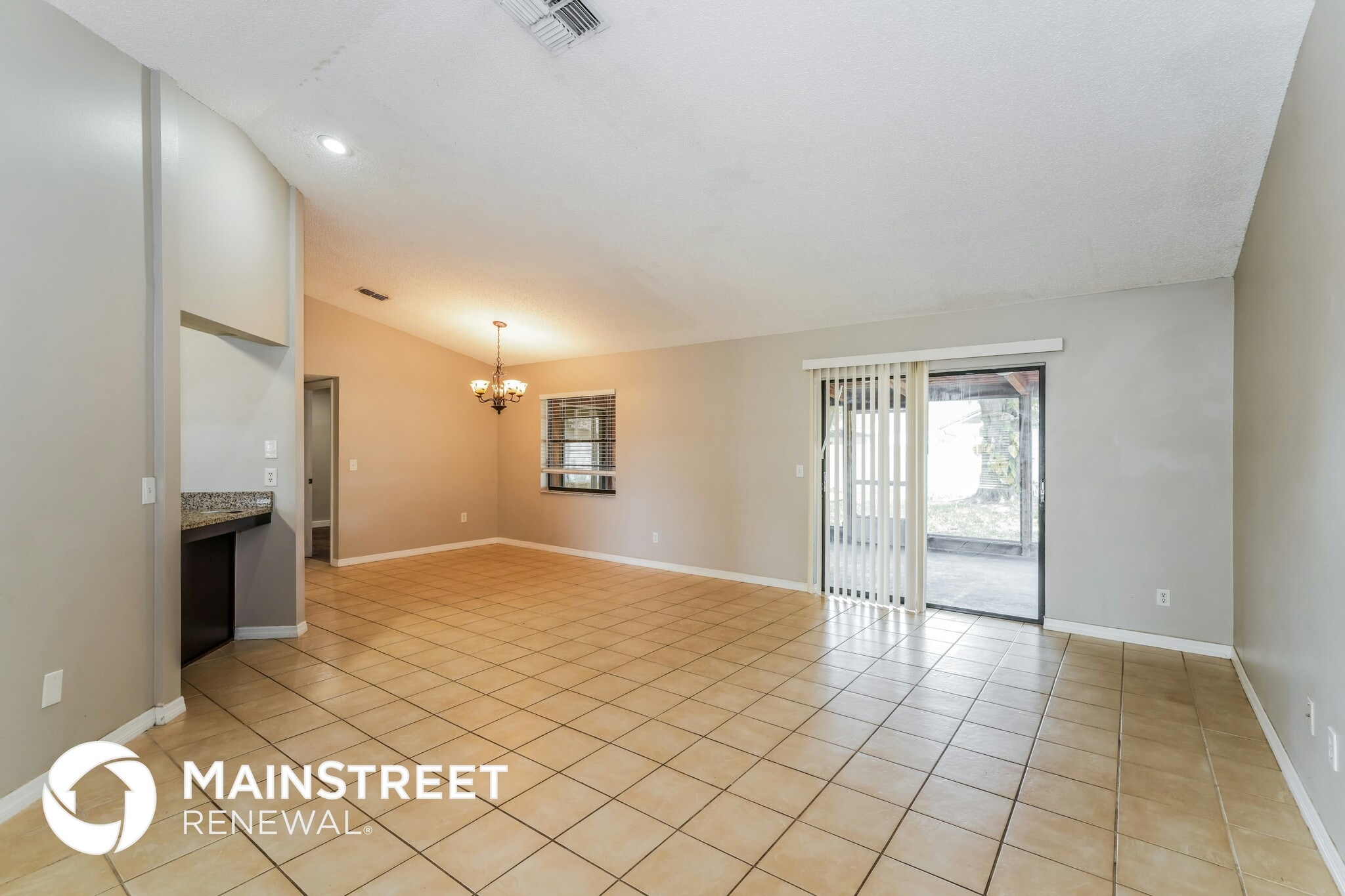 Building Photo - 1805 Lk Crst Ave