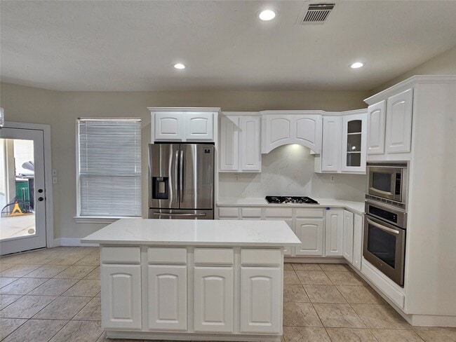 Building Photo - 12503 Rosewood Way Ln
