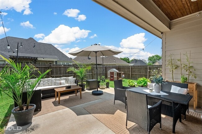 Building Photo - 502 Hempstead Cir