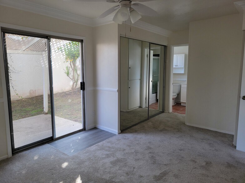 Building Photo - 641 Shalimar Dr