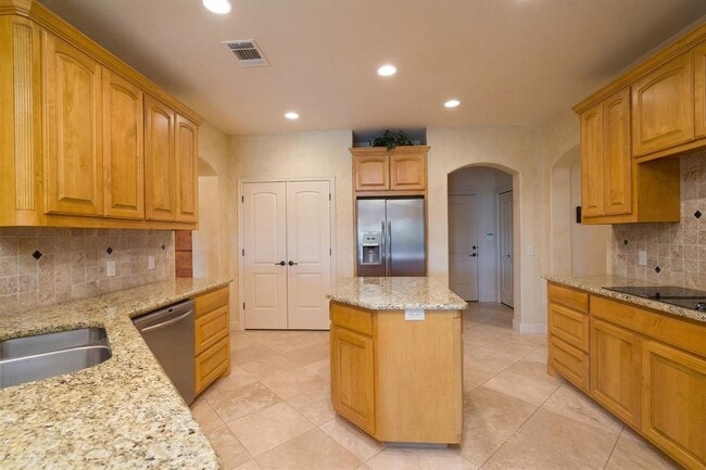 Building Photo - 104 Cedar Glen Cove