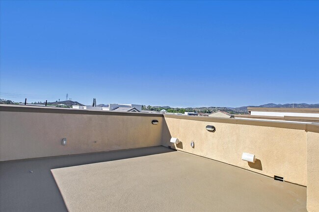 Building Photo - 28 Hideaway Loop