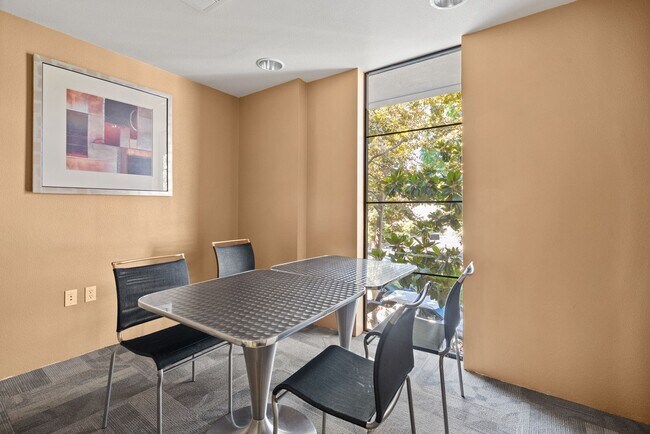 Building Photo - Modern and Luxurious 1 Bedroom 1 Bath Condo in the Desirable Brickyard Community