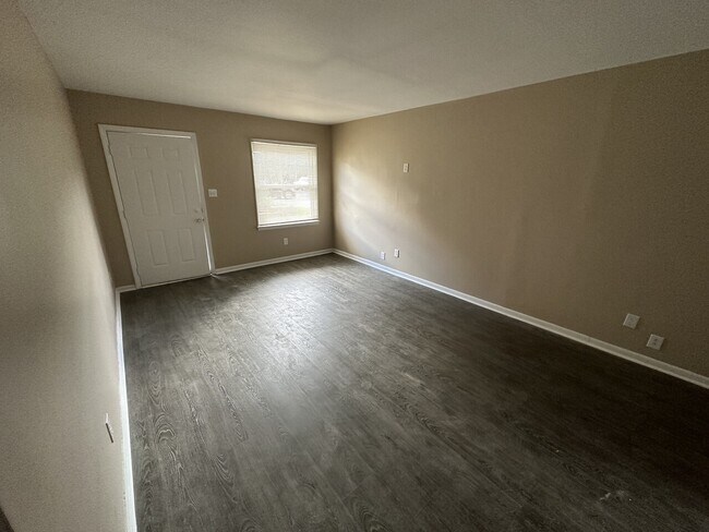 Building Photo - 1307 County Home Rd