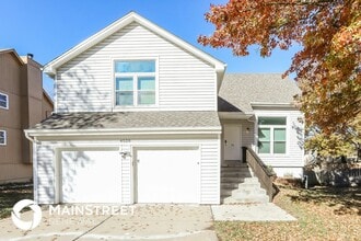 Building Photo - 4520 NE Webster Dr