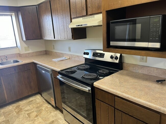 Building Photo - Windsor Square condo