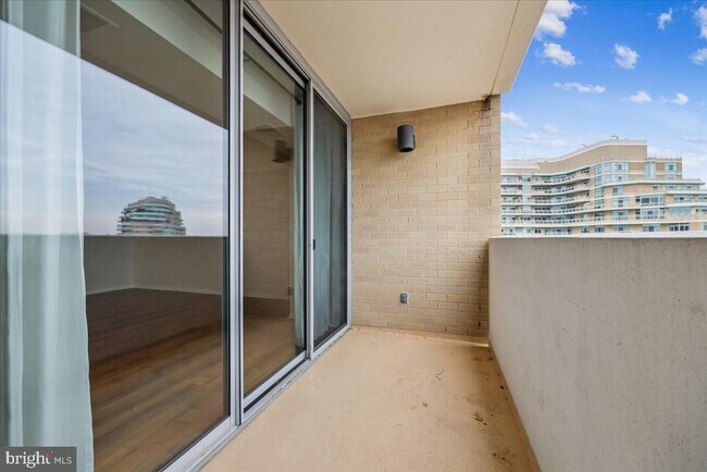 Building Photo - 4601 N Park Ave
