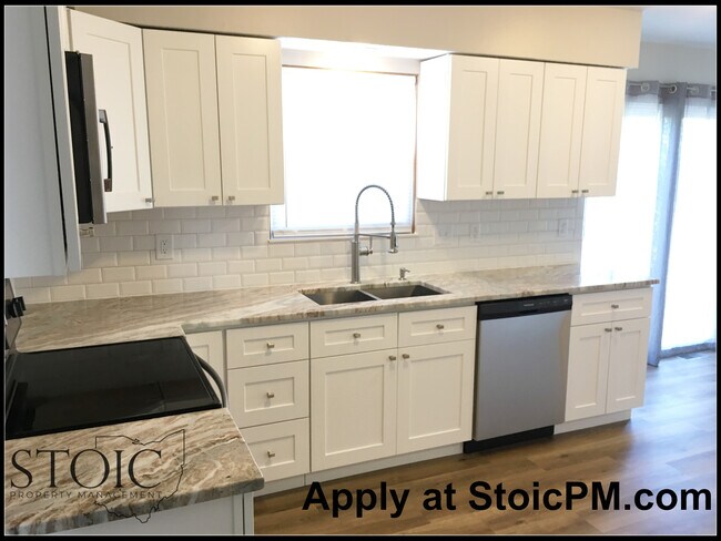 Building Photo - 2810 Raphael Dr