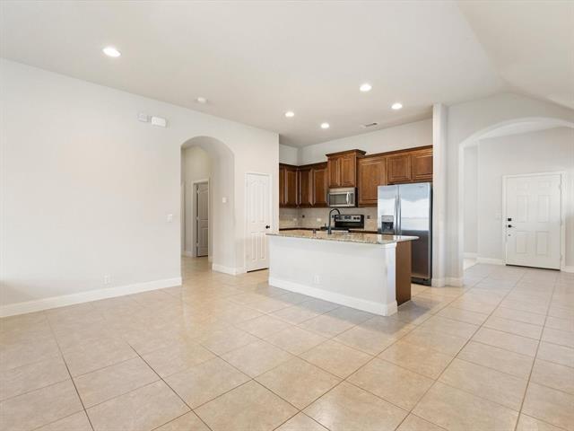 Building Photo - 2106 Hanakoa Falls Dr