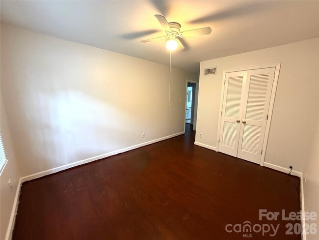 Building Photo - 5016 Vescova Ct