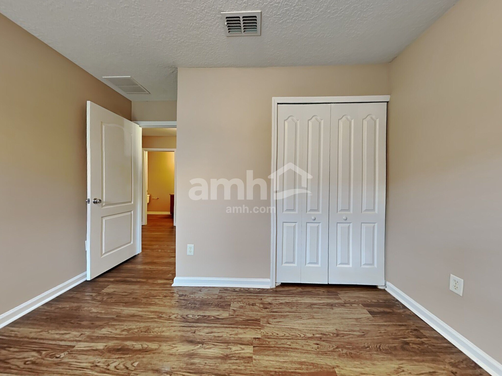 Building Photo - 12618 Wooded Bluff Ct