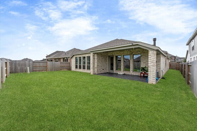 Building Photo - 21215 Palm Arbor Dr
