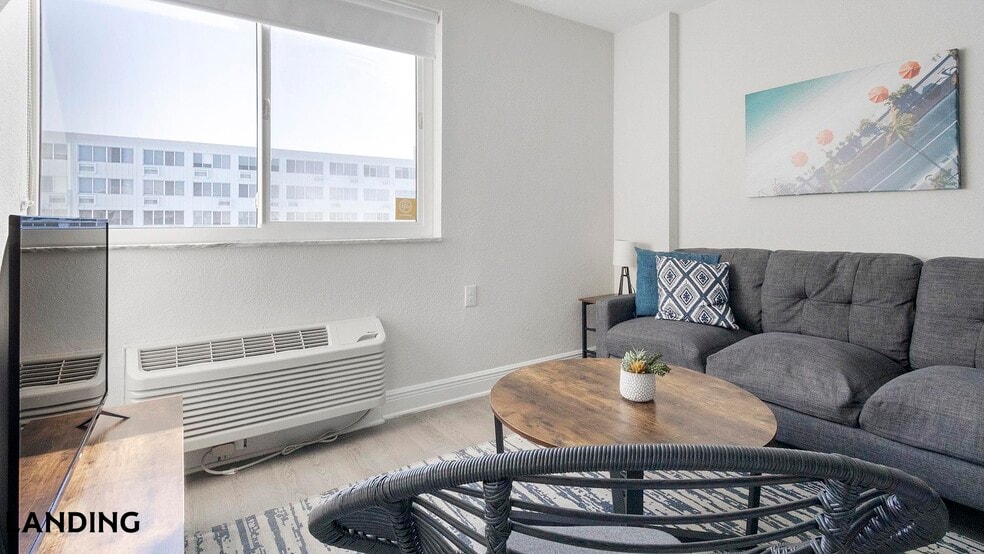 Building Photo - 305 Dr. M.L.K. Jr St S