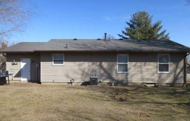 Building Photo - 515 Valley View Dr