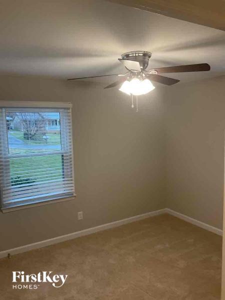 Building Photo - 184 Fremont Loop