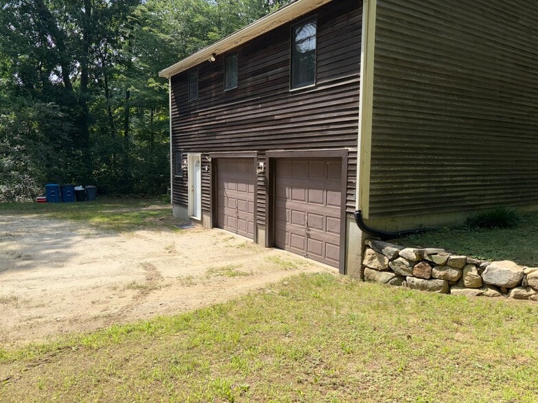 Building Photo - 248 Mendon St