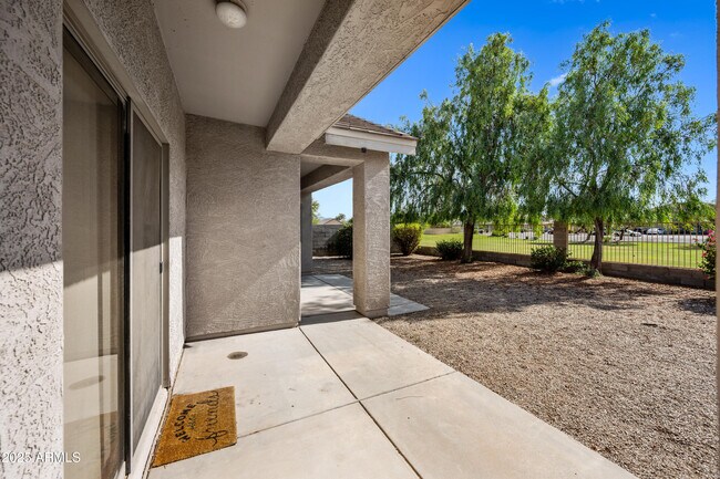 Building Photo - 1704 S 79th Glen