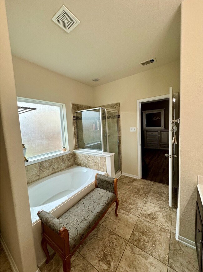 Building Photo - 2307 Cloudy Bay Dr